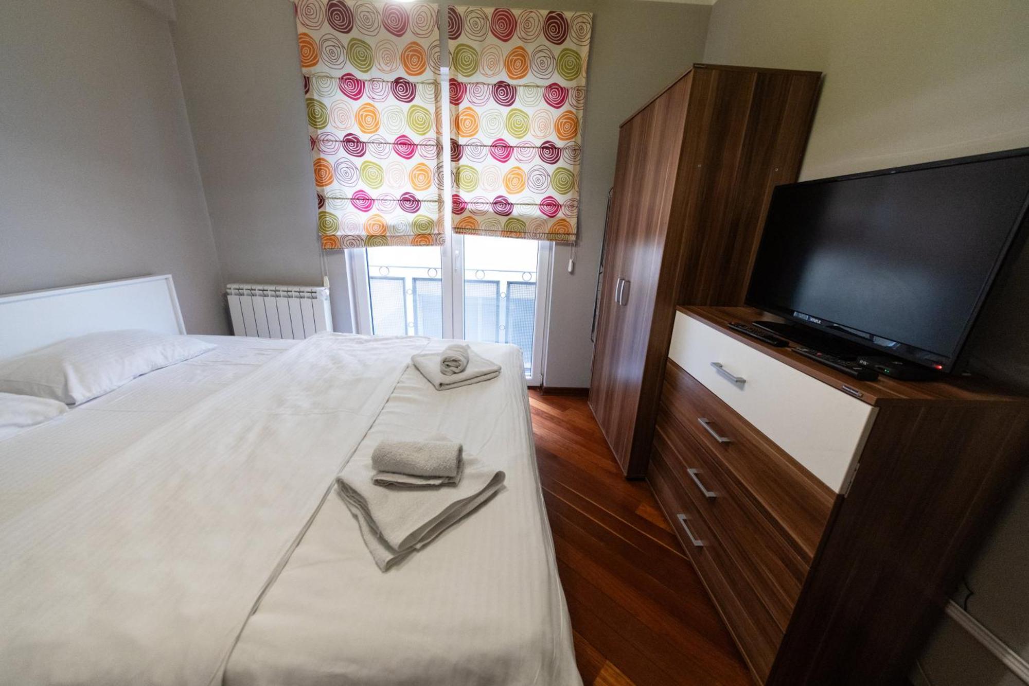 Lux Place Apartments Downtown Крагуевац Екстериор снимка